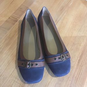 US 10 women’s Hotter navy/tan leather flats